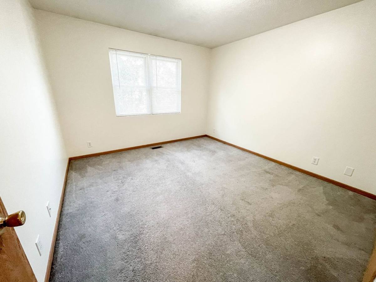 Apartment for rent at 5131 Lowell Ave, Lincoln, NE 68506