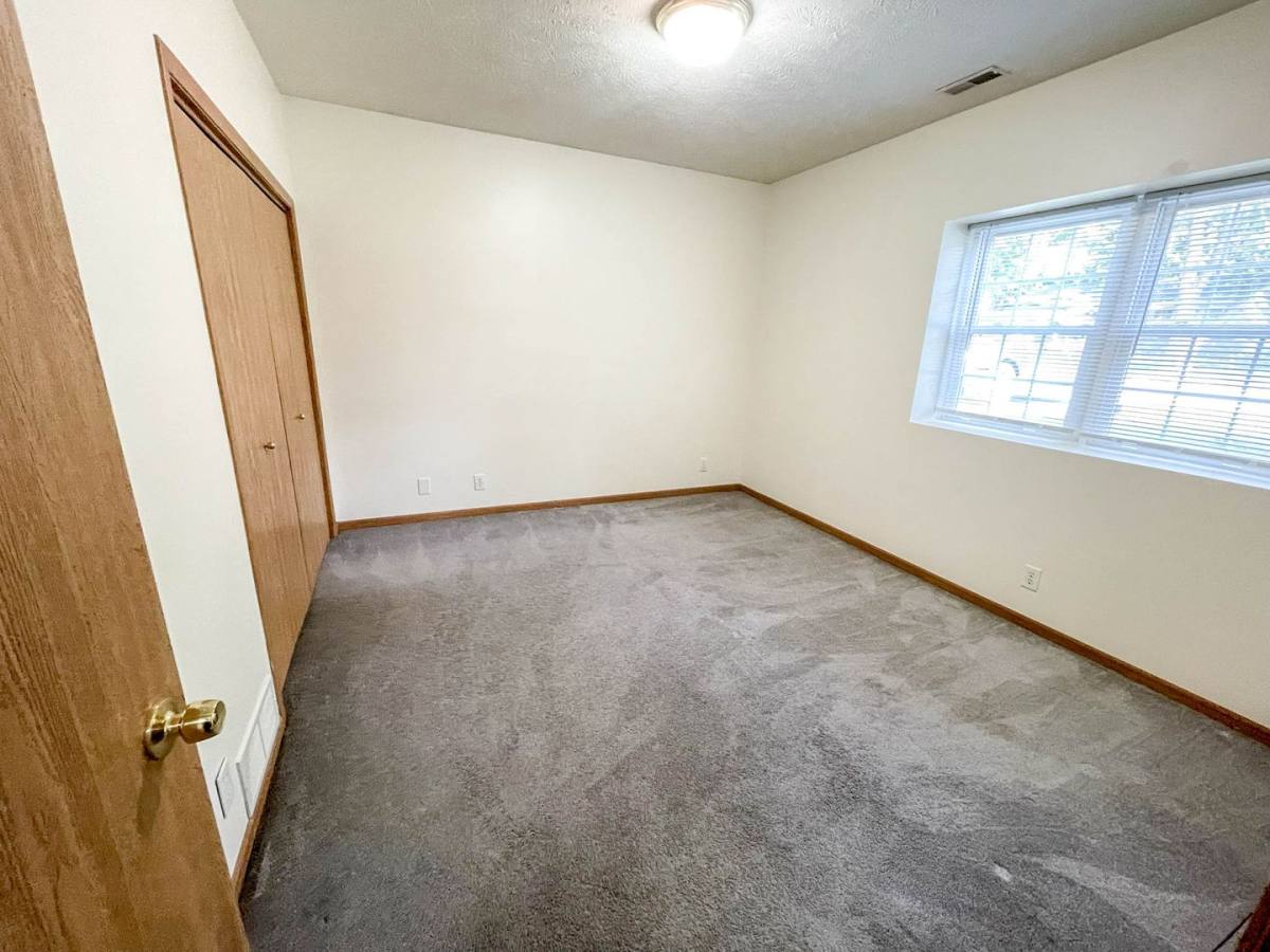 Apartment for rent at 5131 Lowell Ave, Lincoln, NE 68506