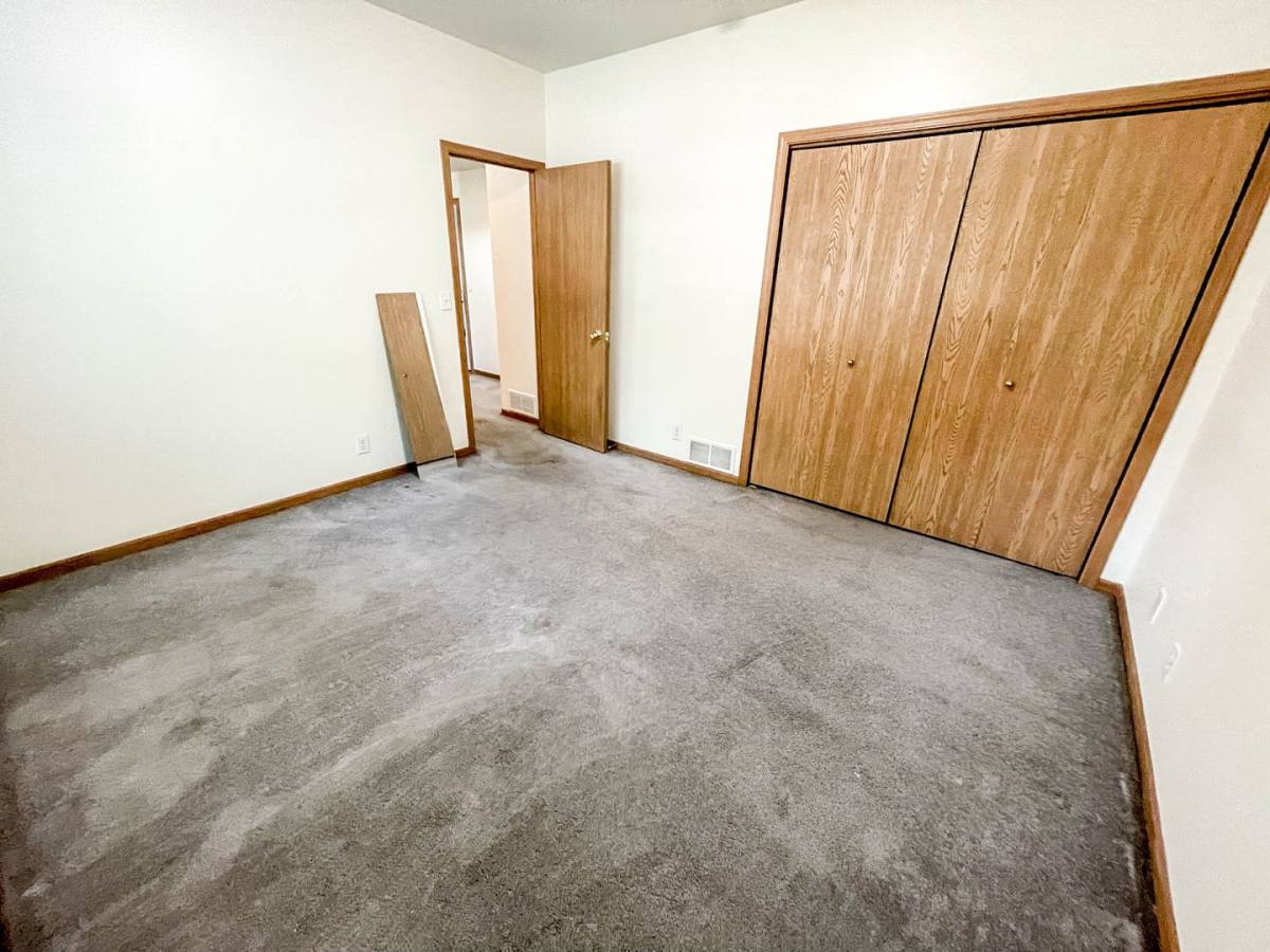 Apartment for rent at 5131 Lowell Ave, Lincoln, NE 68506