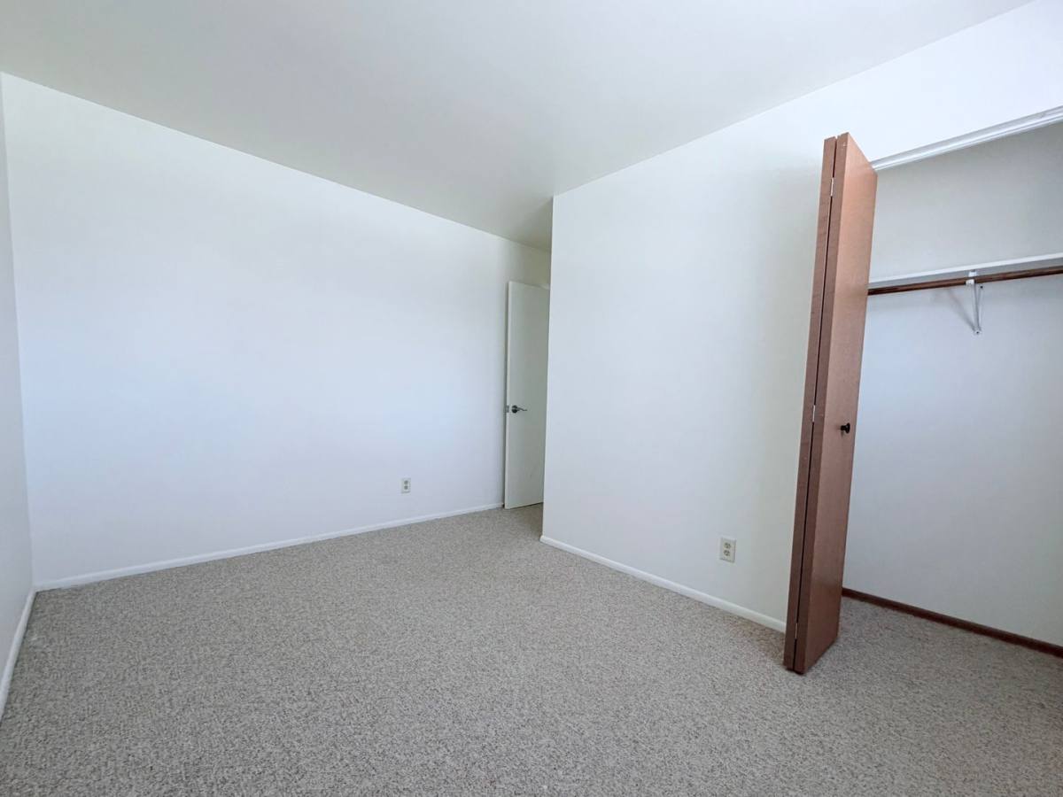 Townhouse for rent at 633 E Monroe Ave #633, Hartford, WI 53027