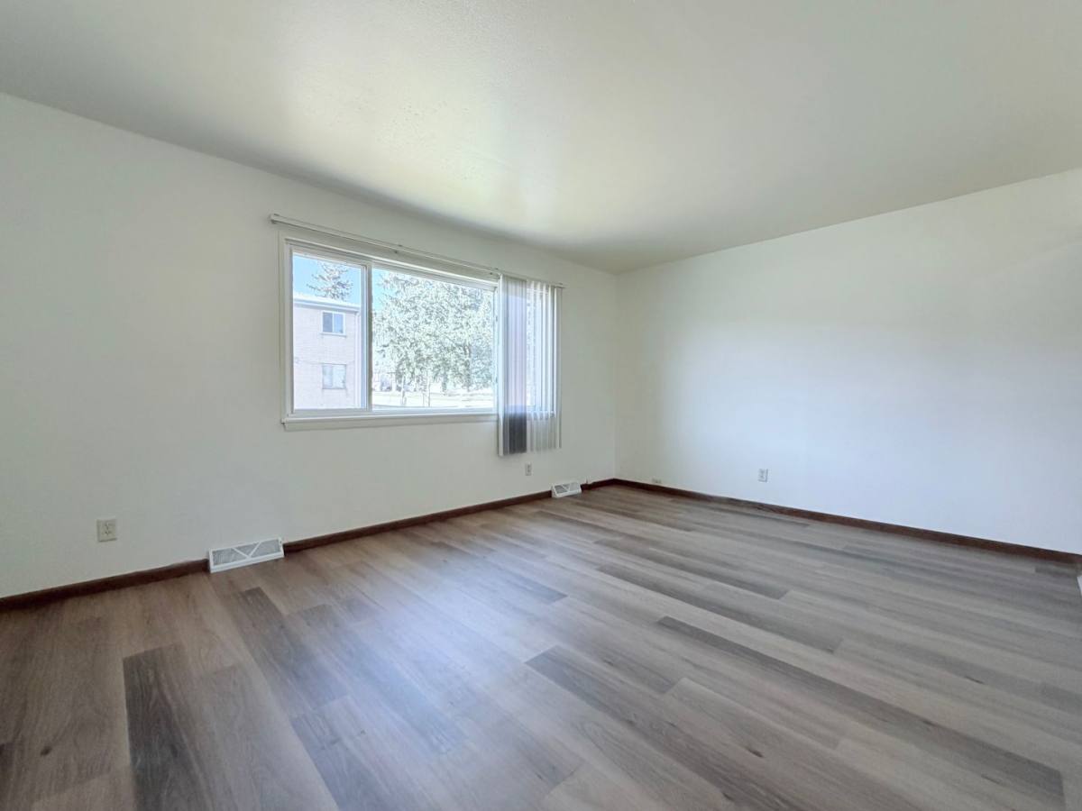 Townhouse for rent at 633 E Monroe Ave #633, Hartford, WI 53027