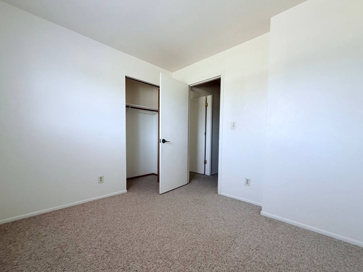 Townhouse for rent at 633 E Monroe Ave #633, Hartford, WI 53027