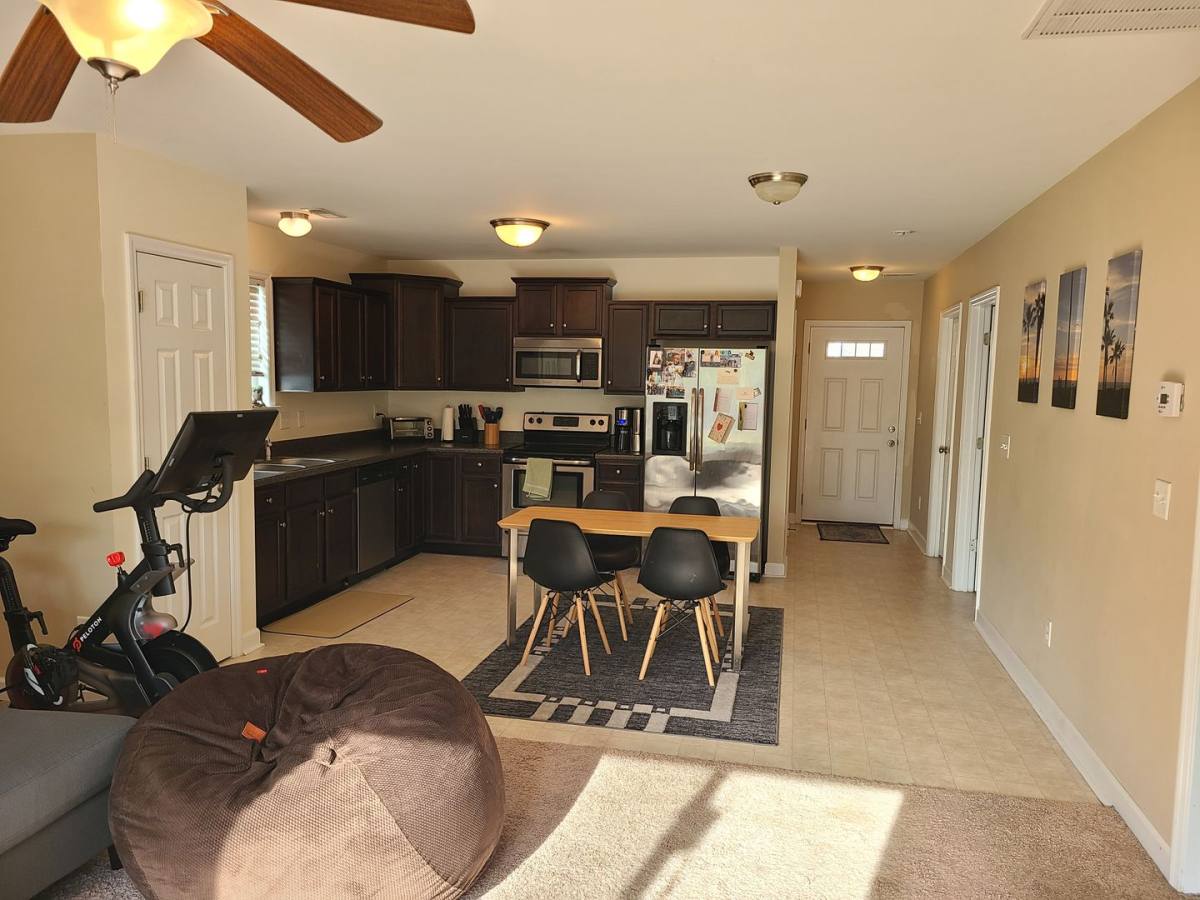 Townhouse for rent at 180 Pine Hollow Rd, Holly Ridge, NC 28445