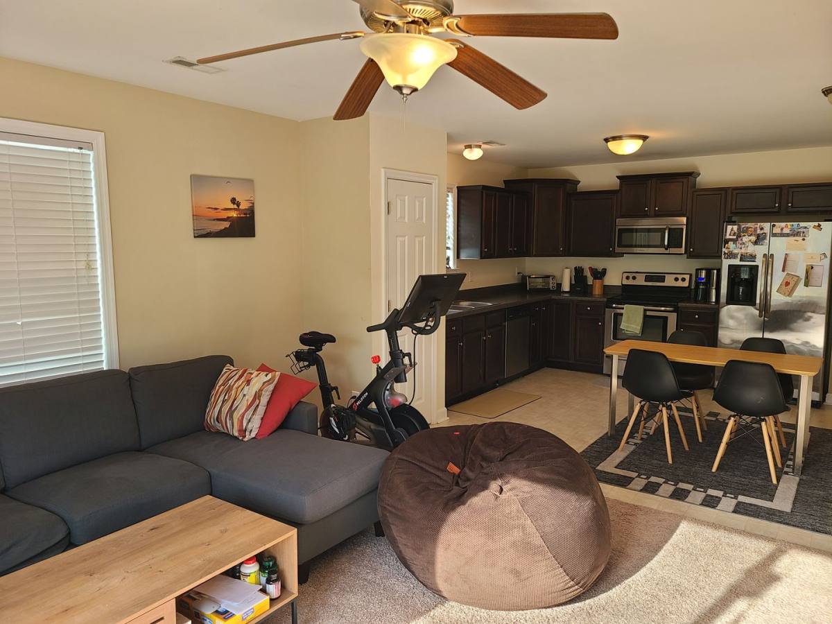 Townhouse for rent at 180 Pine Hollow Rd, Holly Ridge, NC 28445