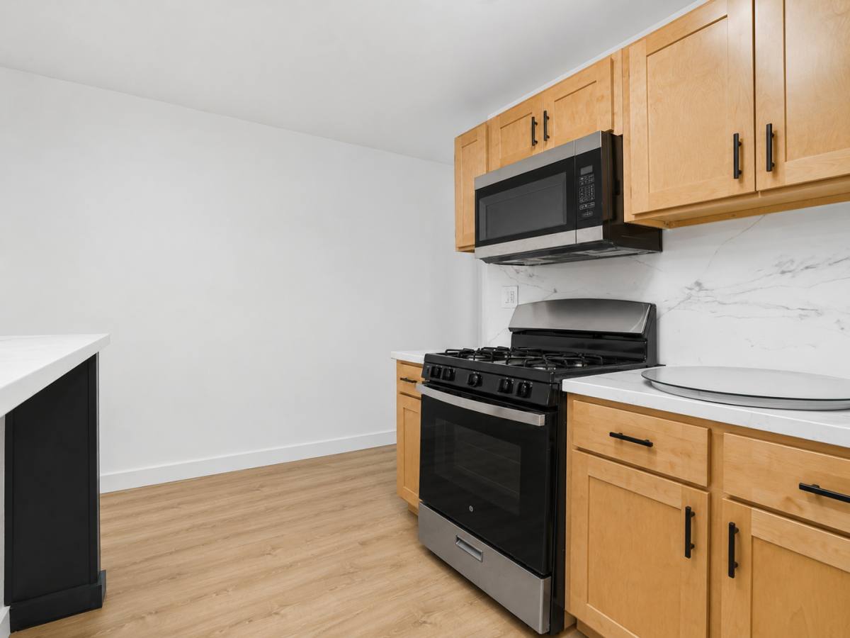 Apartment for rent at 424 N Black Horse Pike, Runnemede, NJ 08078