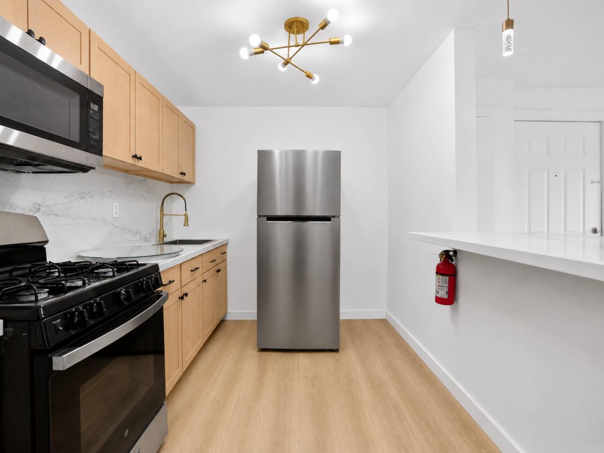 Apartment for rent at 424 N Black Horse Pike, Runnemede, NJ 08078
