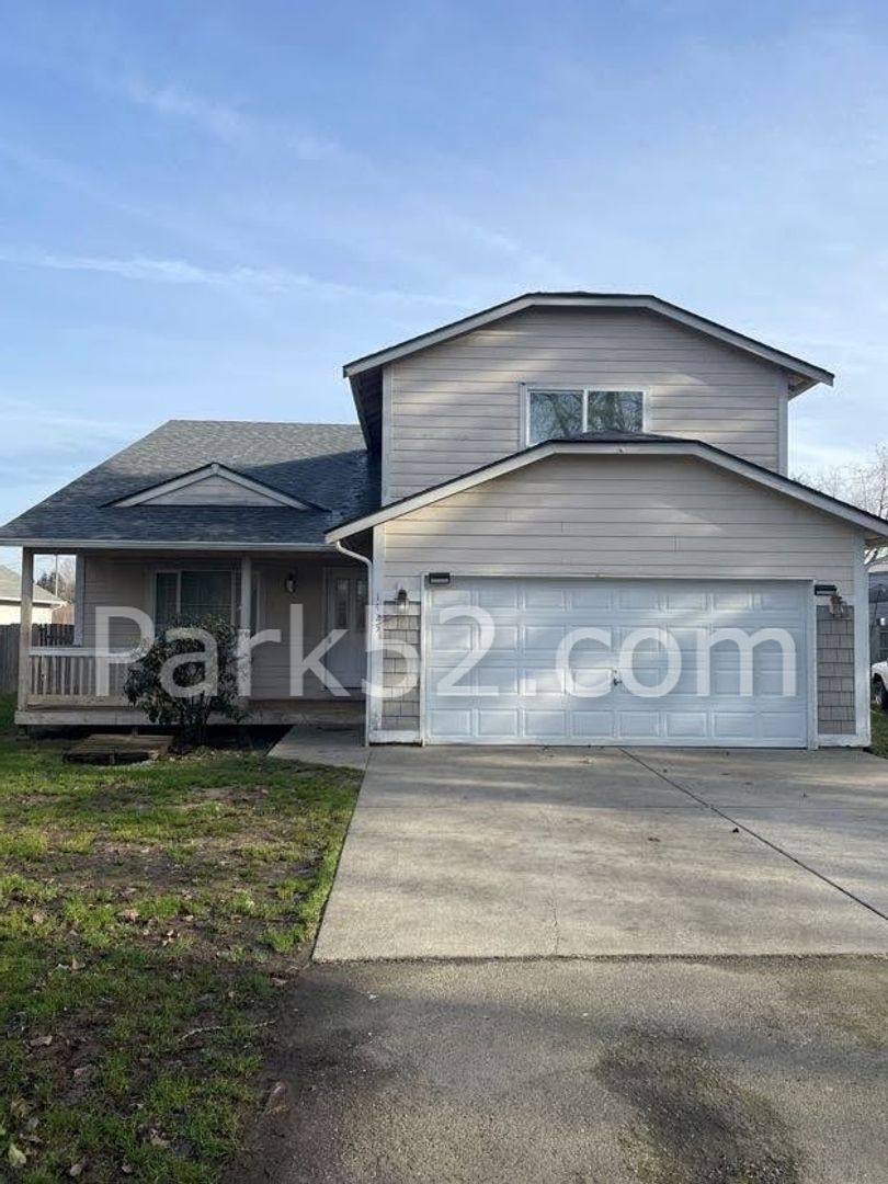 House for rent at 1425 82nd St Court E, Tacoma, WA 98404
