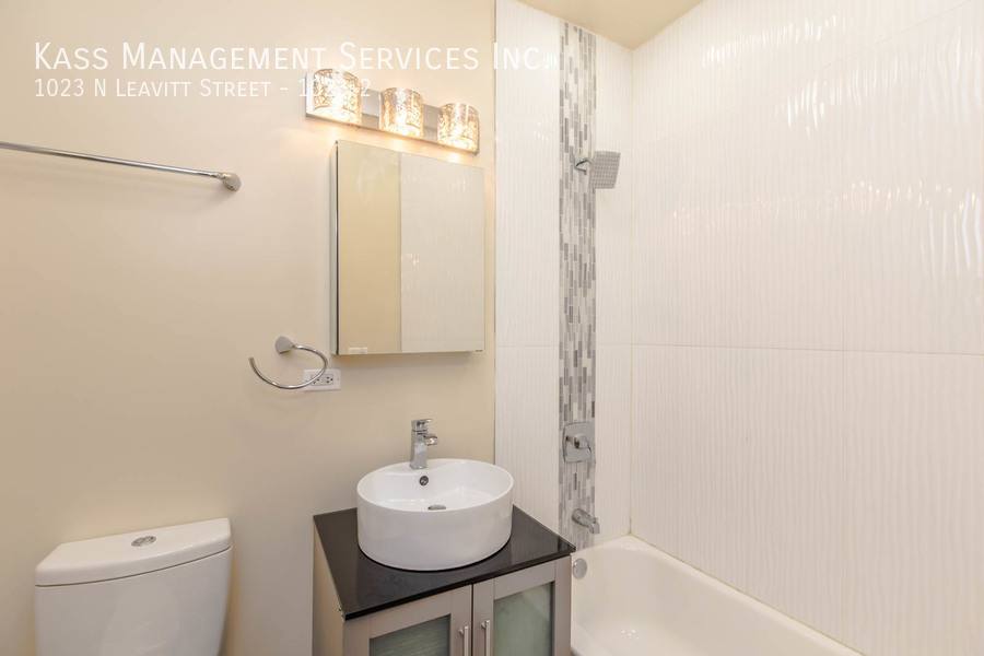 Apartment for rent at 1023 N Leavitt St #2, Chicago, IL 60622