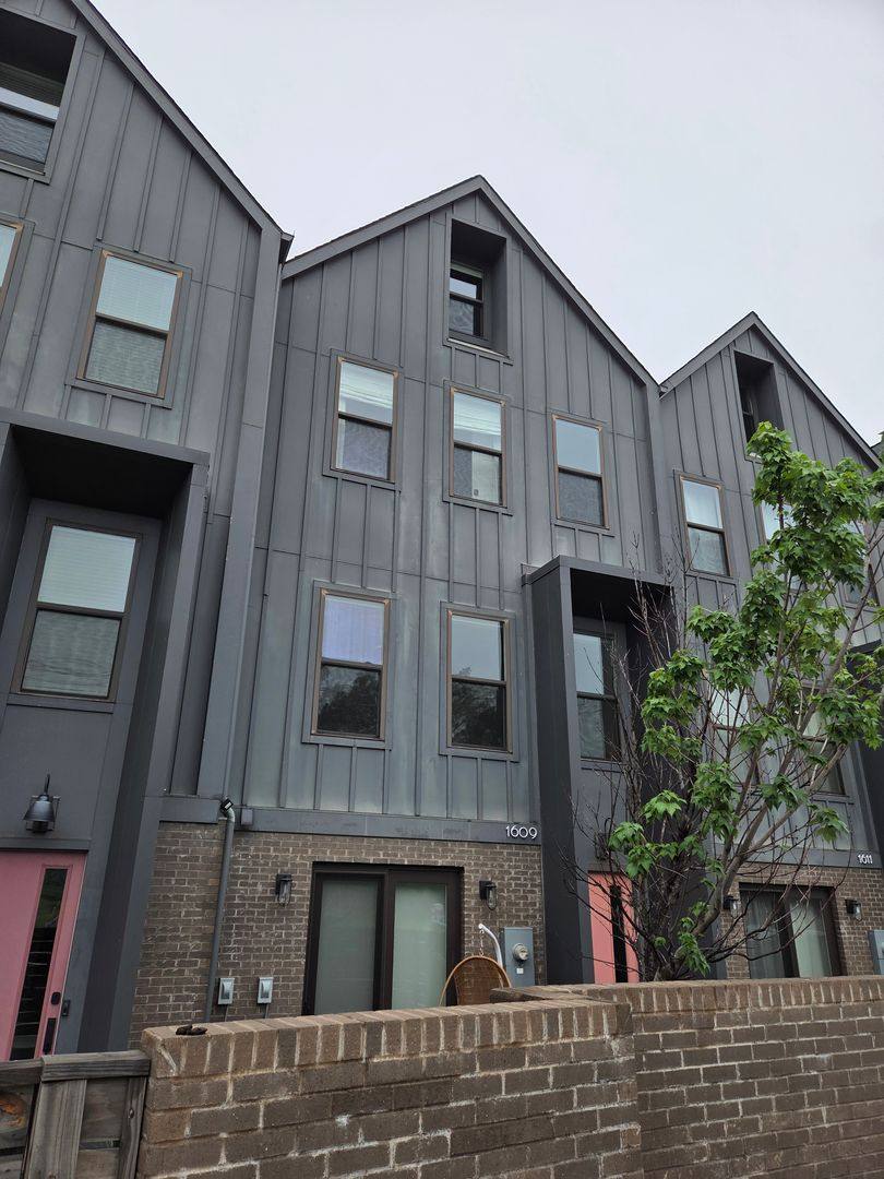 Townhouse for rent at 1609 Parkwood Ave, Charlotte, NC 28205