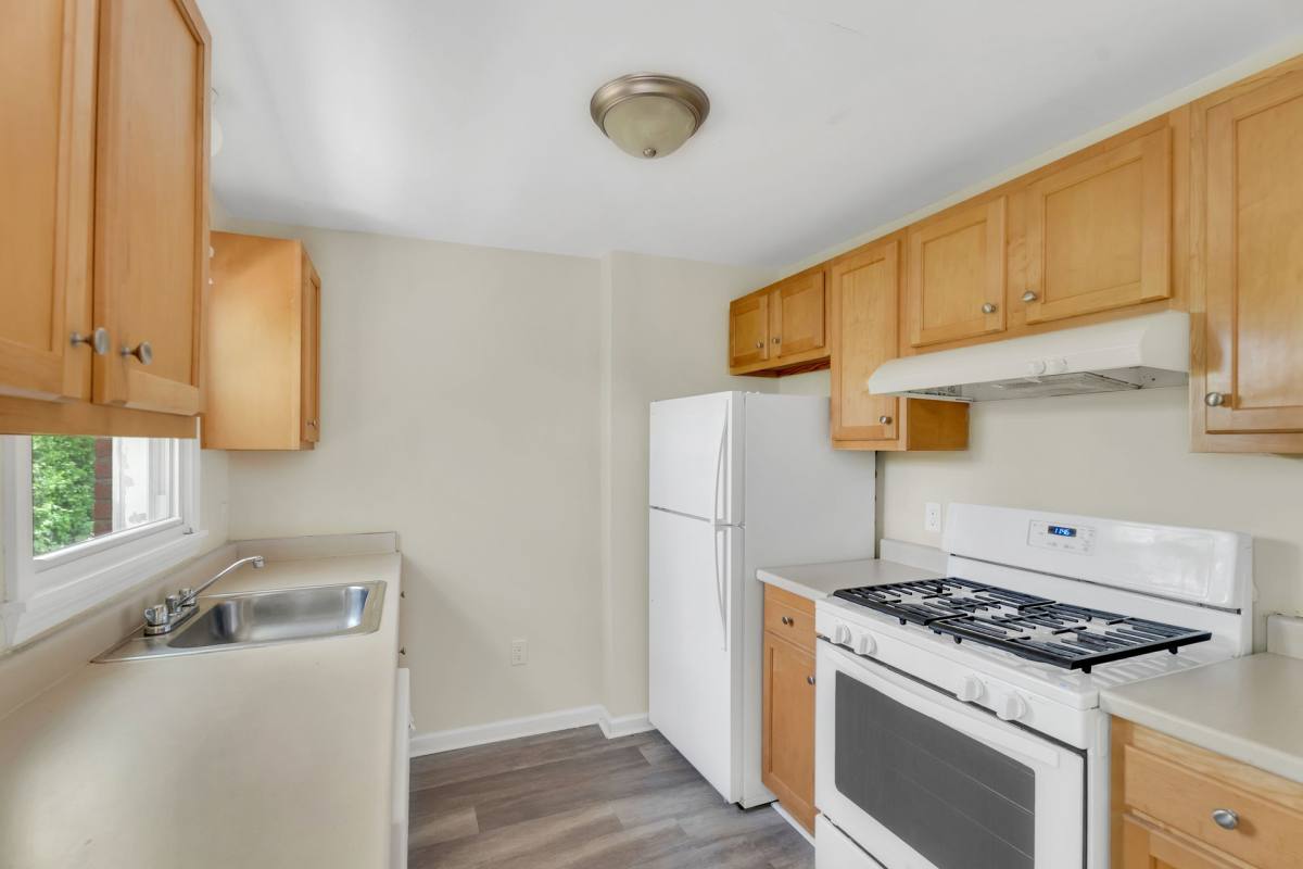 Townhouse for rent at 783 Savin Ave, West Haven, CT 06516