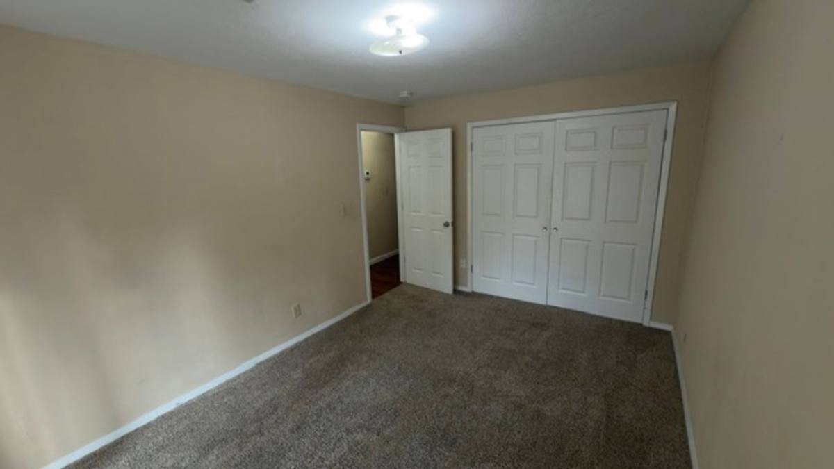 Apartment for rent at 719 Sycamore St, Highland, IL 62249