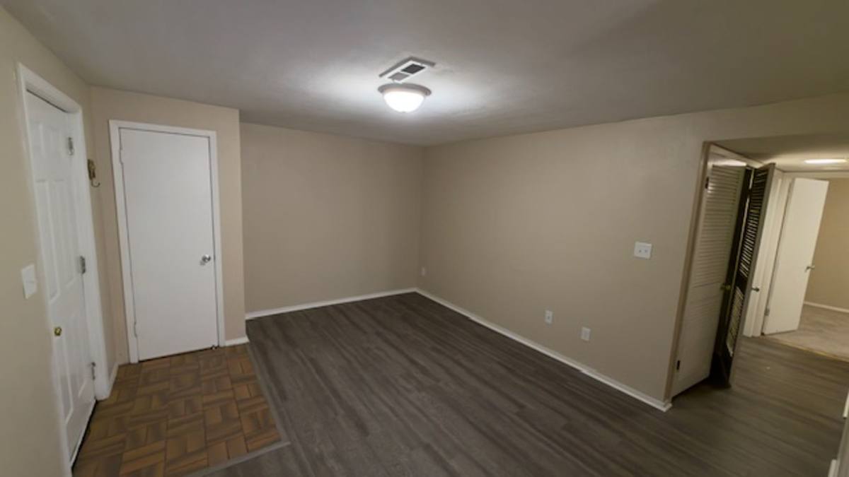 Apartment for rent at 719 Sycamore St, Highland, IL 62249