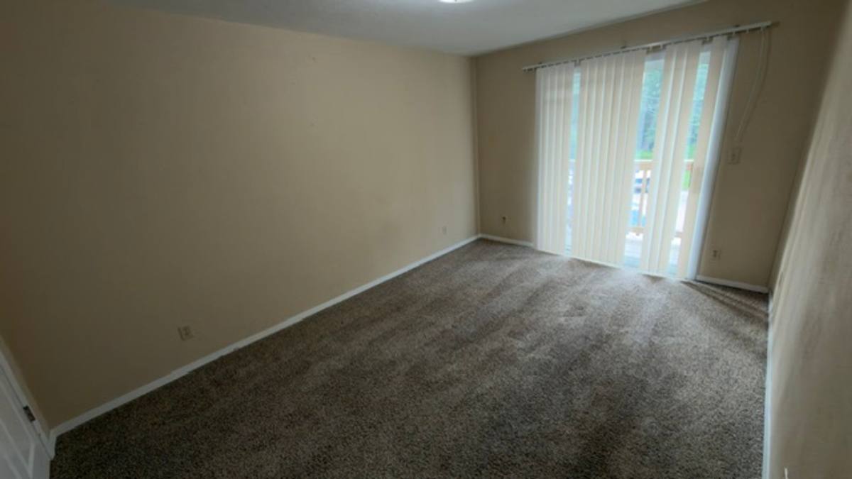 Apartment for rent at 719 Sycamore St, Highland, IL 62249