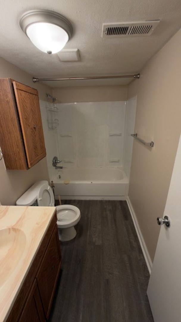 Apartment for rent at 719 Sycamore St, Highland, IL 62249