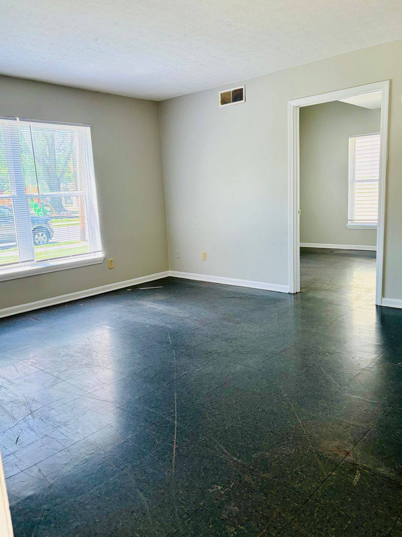 Apartment for rent at 2718 W Jefferson #3, Louisville, KY 40212