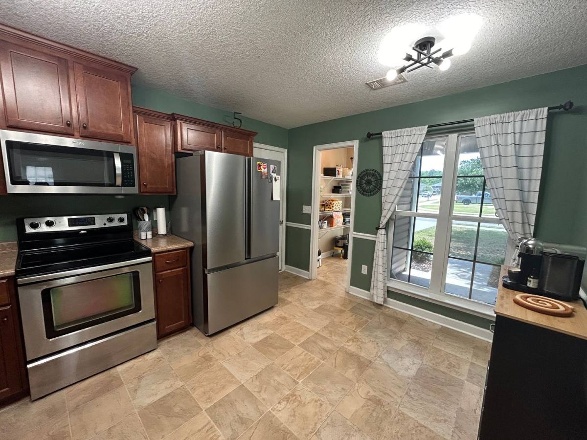 House for rent at 120 Grandview Dr, Hinesville, GA 31313