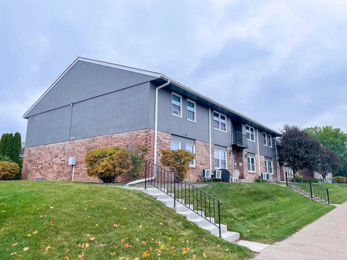Apartment for rent at 1029 State St, River Falls, WI 54022