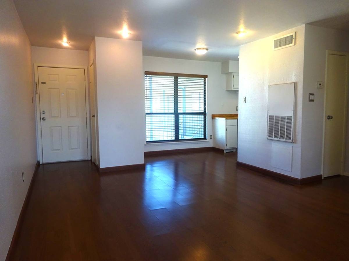 Condo for rent at 101 Stratford St #205, Houston, TX 77006
