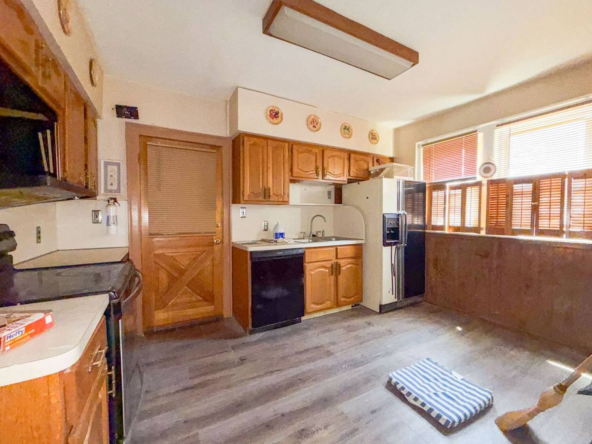 House for rent at 9392 Woodside St, Detroit, MI 48204