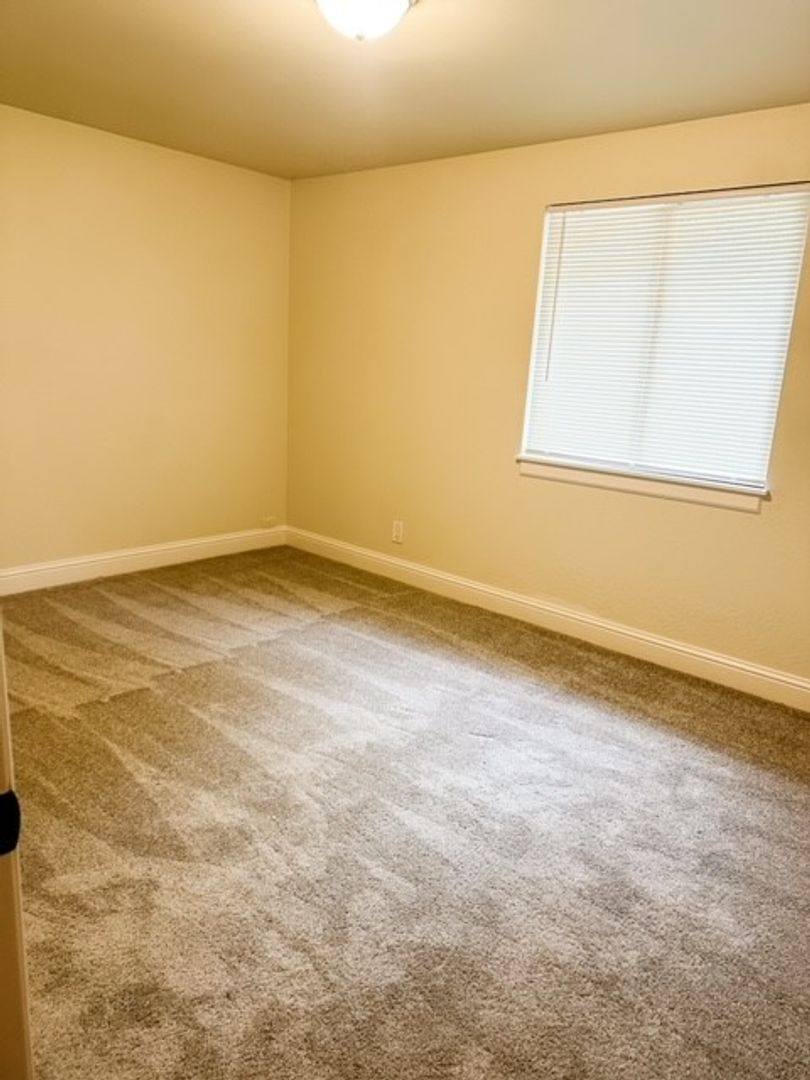 Apartment for rent at 6222 Reid Dr NW, Gig Harbor, WA 98335