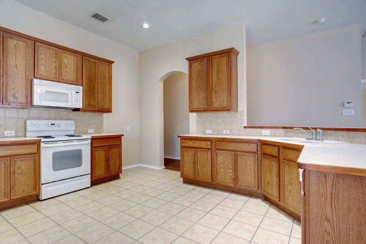 House for rent at 1305 Mountain Peak Dr, Haslet, TX 76052