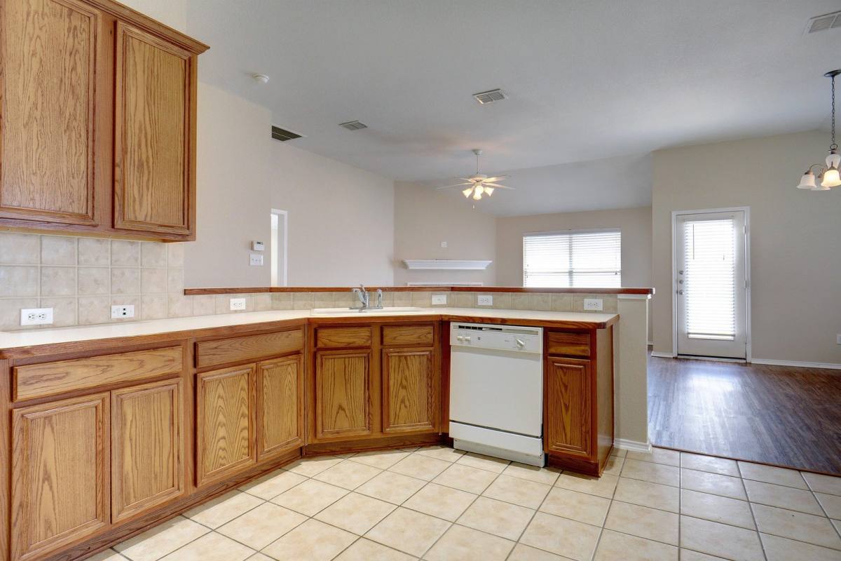 House for rent at 1305 Mountain Peak Dr, Haslet, TX 76052