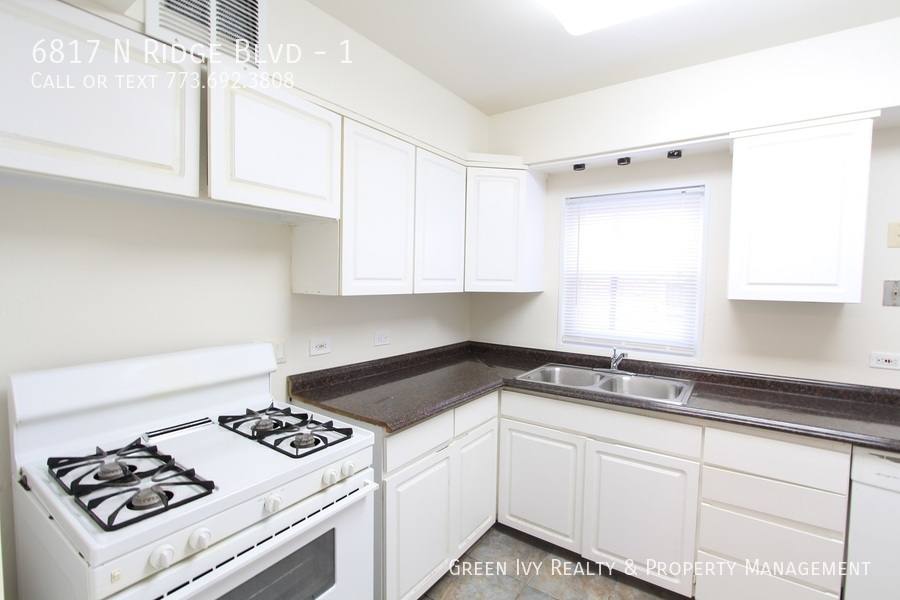 Apartment for rent at 6817 N Ridge Blvd #1, Chicago, IL 60645