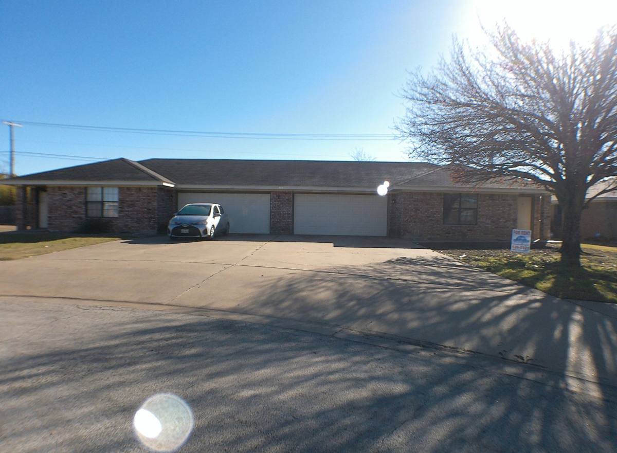 Townhouse for rent at 912 McDaniel Circle, Killeen, TX 76543
