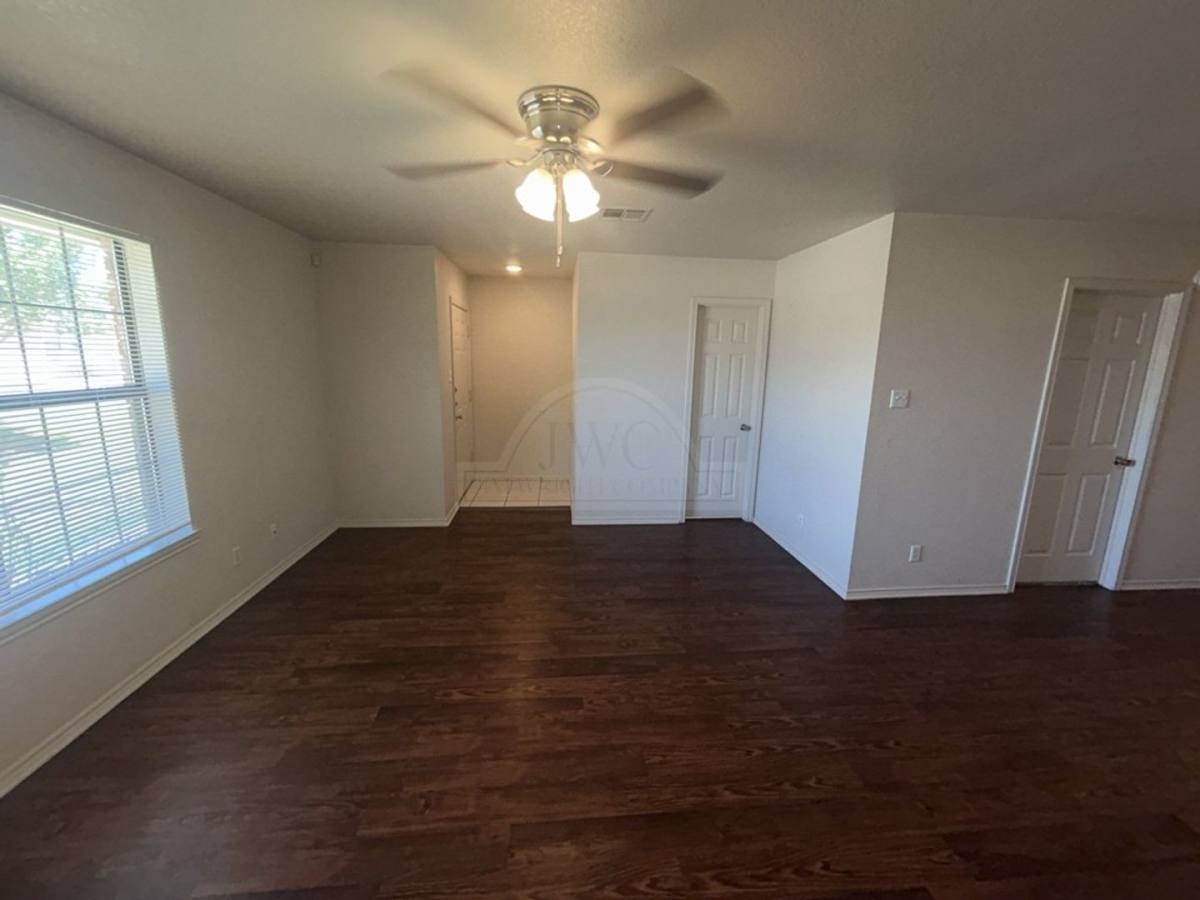 Townhouse for rent at 912 McDaniel Circle, Killeen, TX 76543