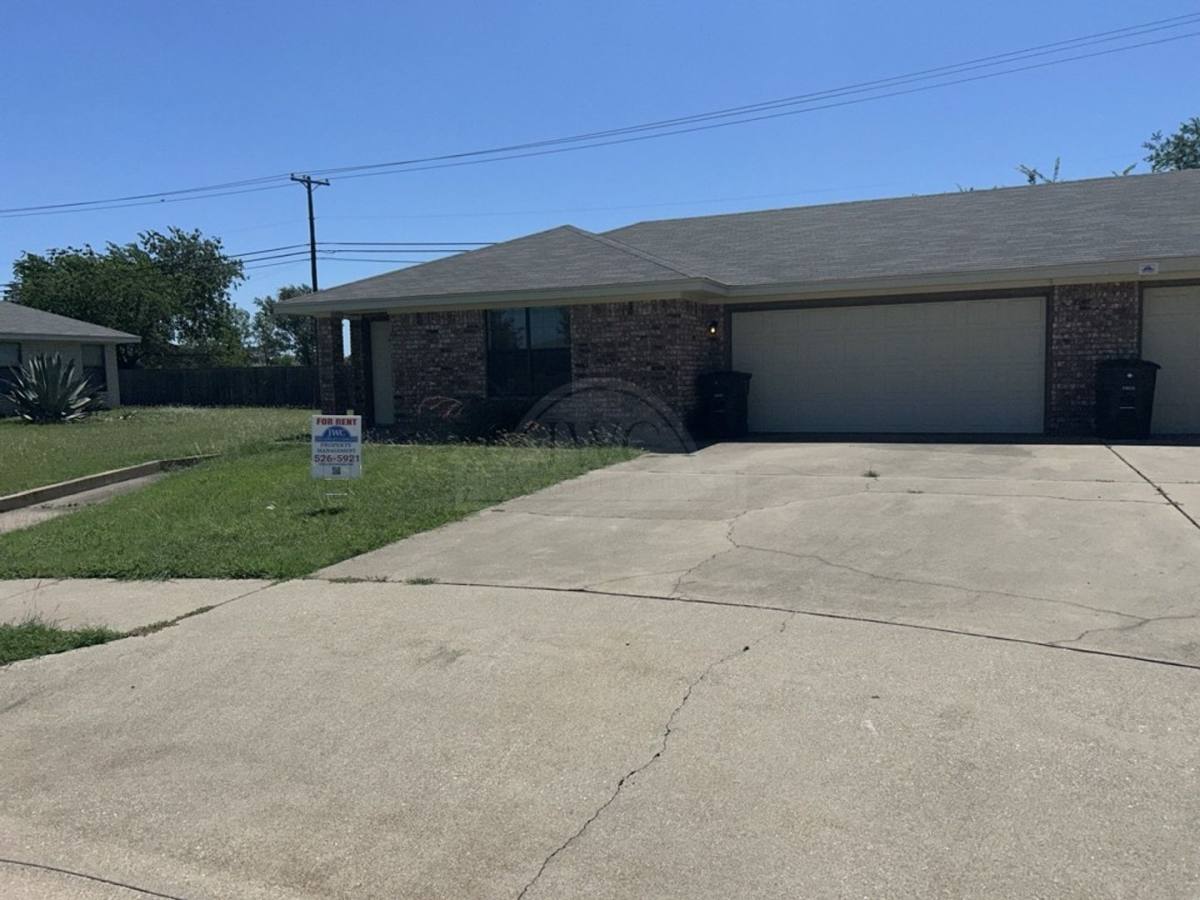 Townhouse for rent at 912 McDaniel Circle, Killeen, TX 76543