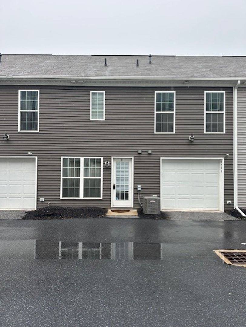 Townhouse for rent at 3206 Concord Way, Mechanicsburg, PA 17055