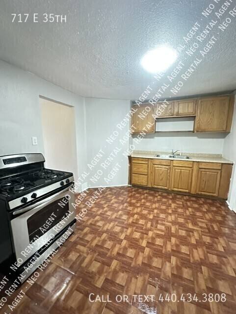 Apartment for rent at 717 E 35th, Lorain, OH 44055