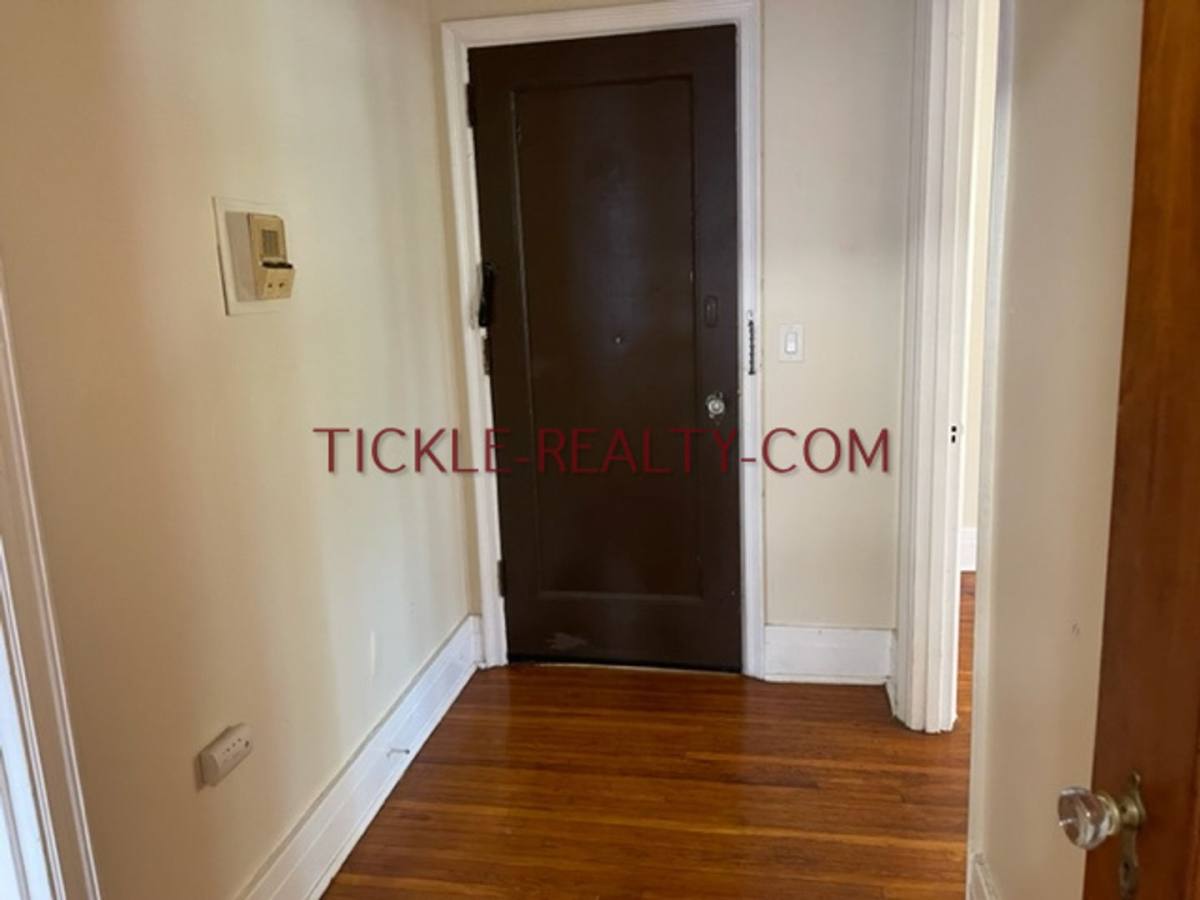 Apartment for rent at 292 Oxford St, Rochester, NY 14607