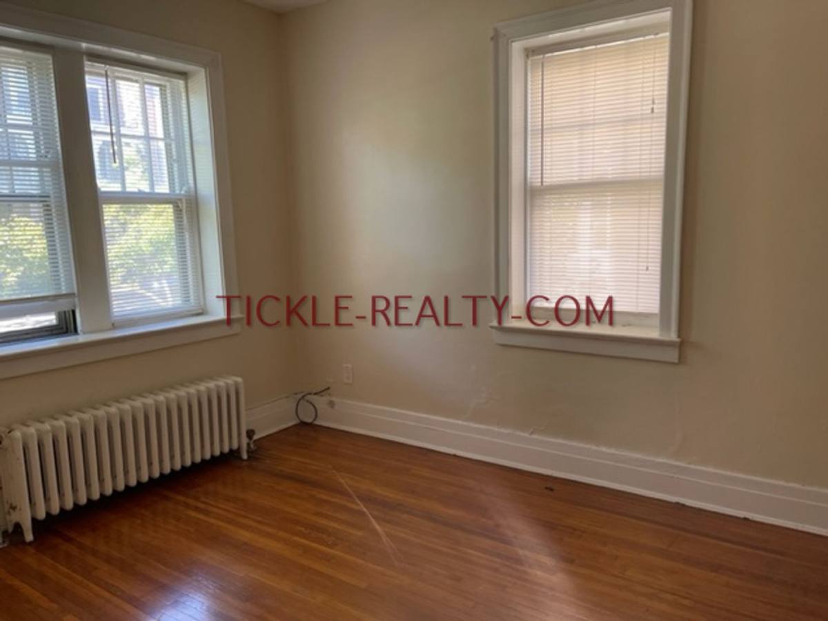 Apartment for rent at 292 Oxford St, Rochester, NY 14607