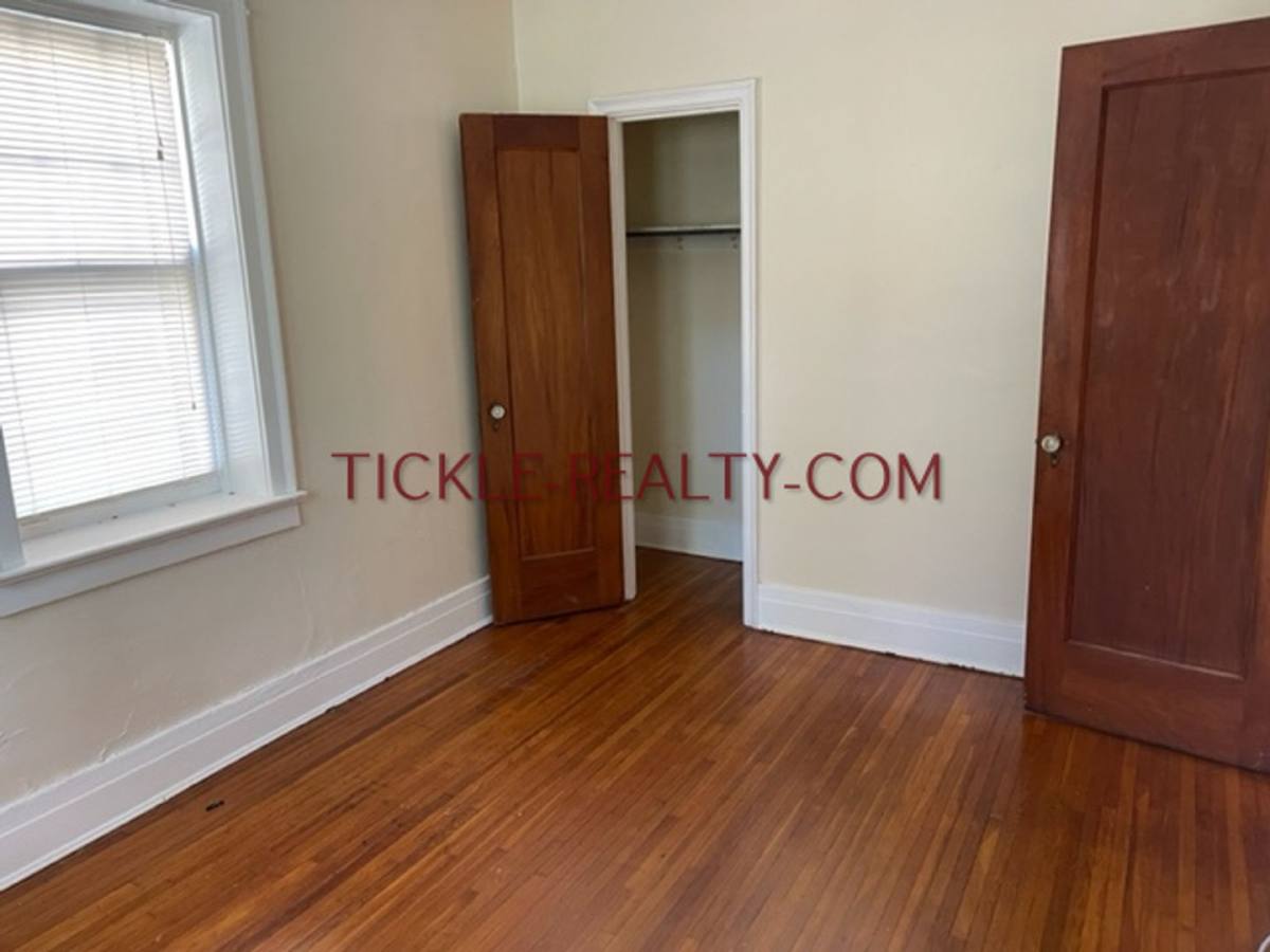 Apartment for rent at 292 Oxford St, Rochester, NY 14607