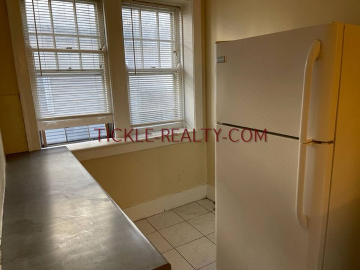 Apartment for rent at 292 Oxford St, Rochester, NY 14607