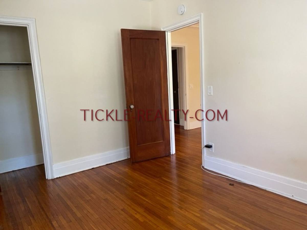 Apartment for rent at 292 Oxford St, Rochester, NY 14607