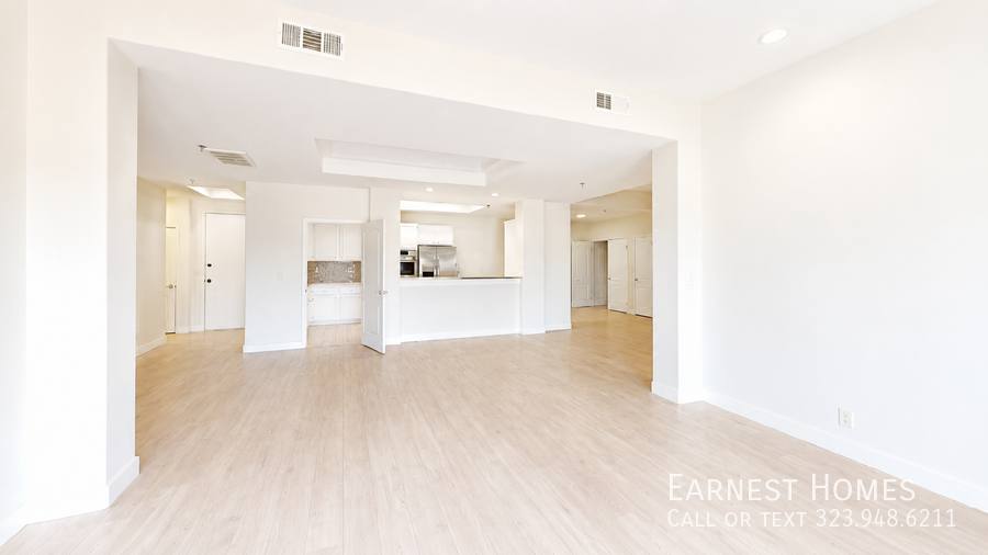 Condo for rent at 4348 Mammoth Ave #303, Sherman Oaks, CA 91423
