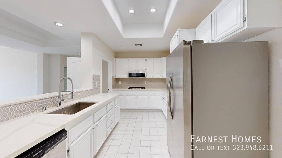 Condo for rent at 4348 Mammoth Ave #303, Sherman Oaks, CA 91423