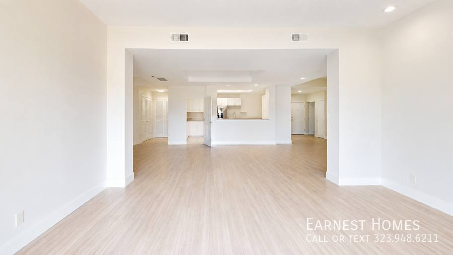 Condo for rent at 4348 Mammoth Ave #303, Sherman Oaks, CA 91423