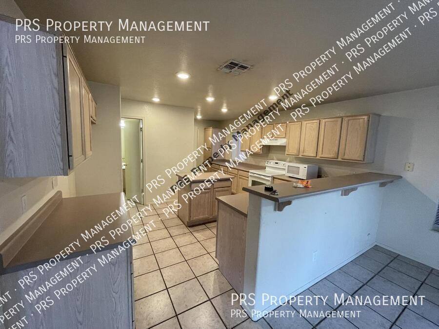 House for rent at 4725 E Goldfinch Gate Lane, Phoenix, AZ 85044