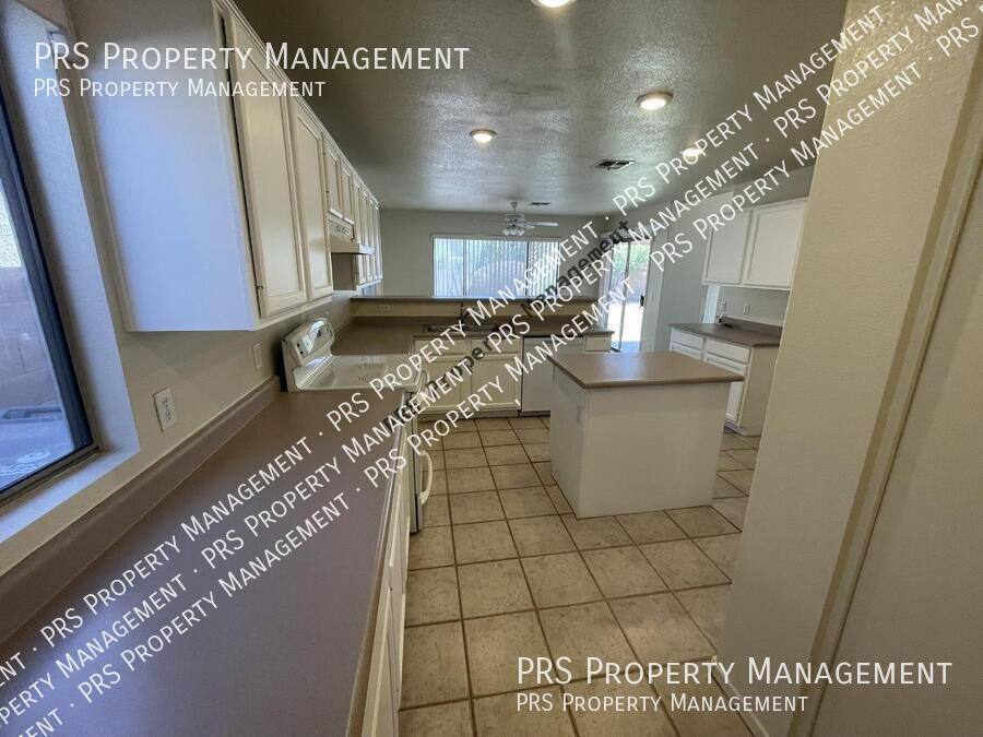House for rent at 4725 E Goldfinch Gate Lane, Phoenix, AZ 85044
