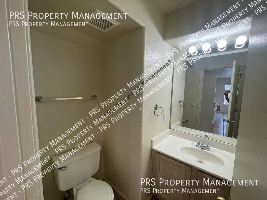 House for rent at 4725 E Goldfinch Gate Lane, Phoenix, AZ 85044