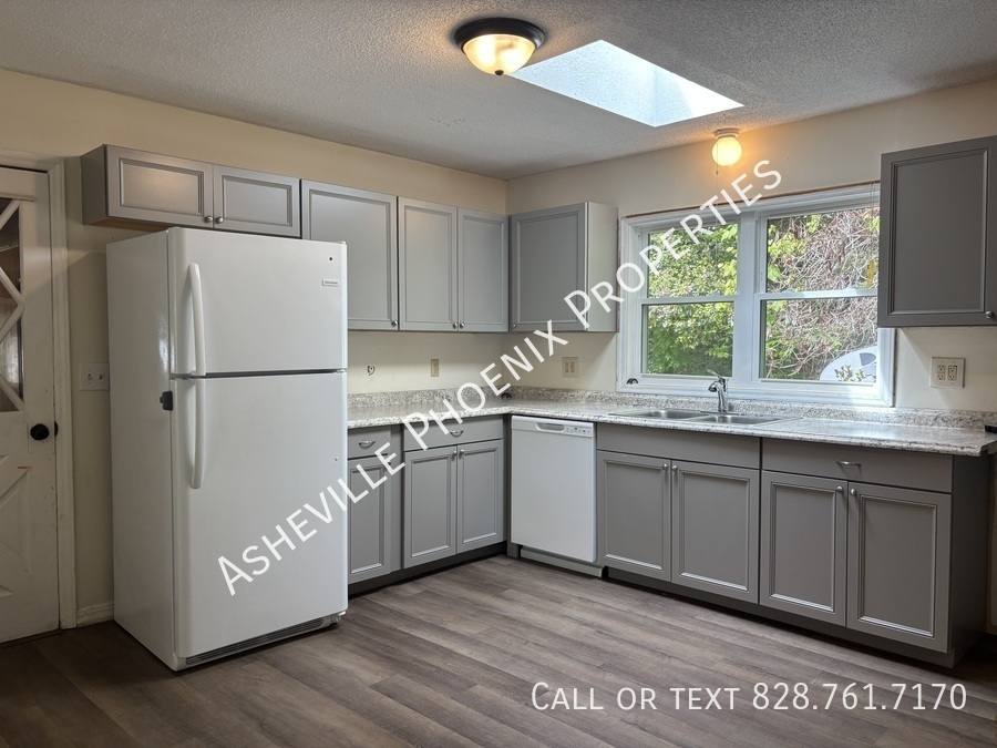 House for rent at 1130 Orion Davis Rd, Waynesville, NC 28786