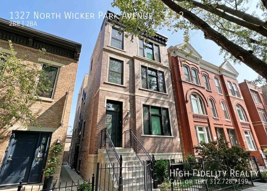 Apartment for rent at 1327 N Wicker Park Ave #2, Chicago, IL 60622