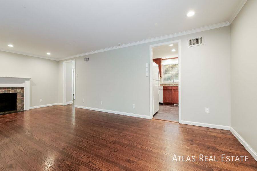 House for rent at 3902 W 72nd Terrace, Prairie Village, KS 66208