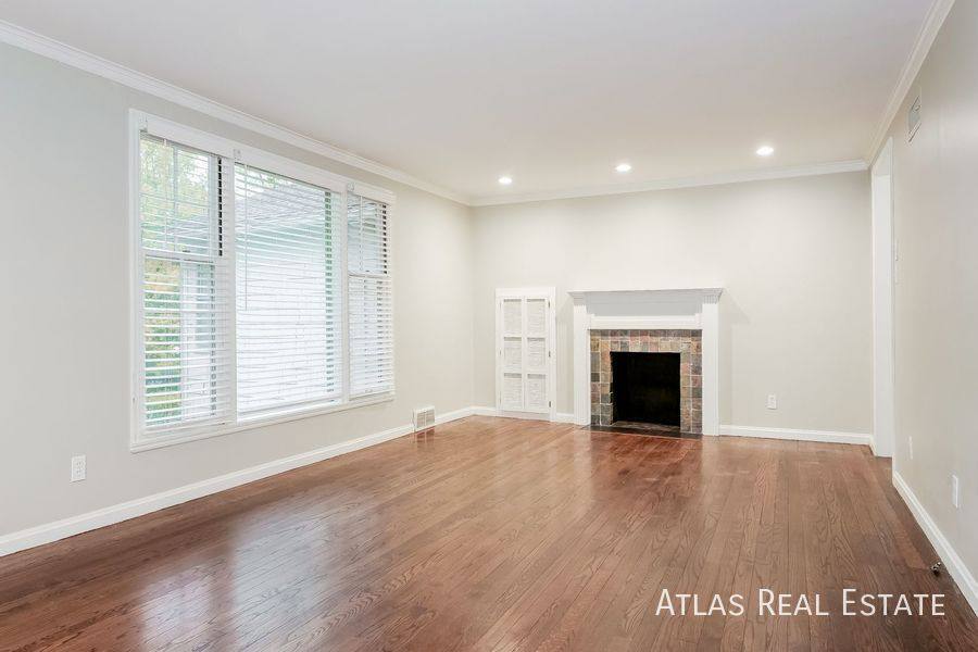House for rent at 3902 W 72nd Terrace, Prairie Village, KS 66208