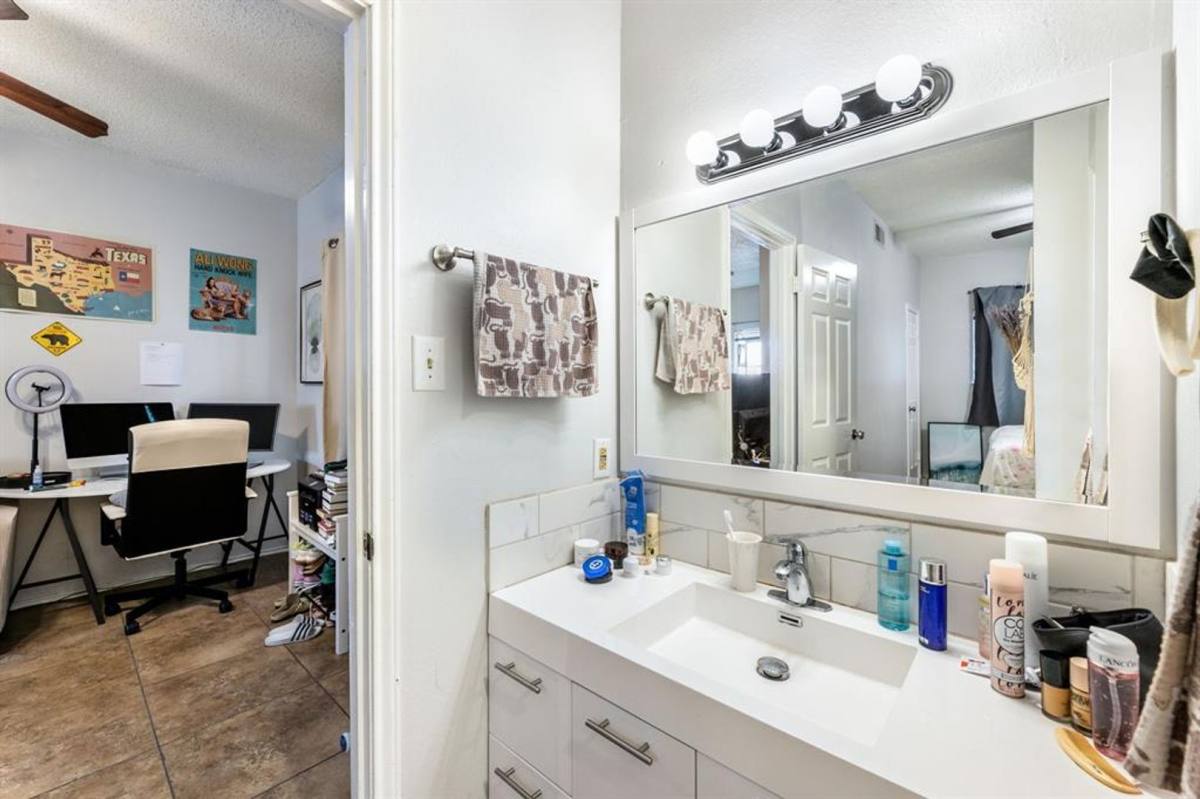 Apartment for rent at 3206 King St, Austin, TX 78705