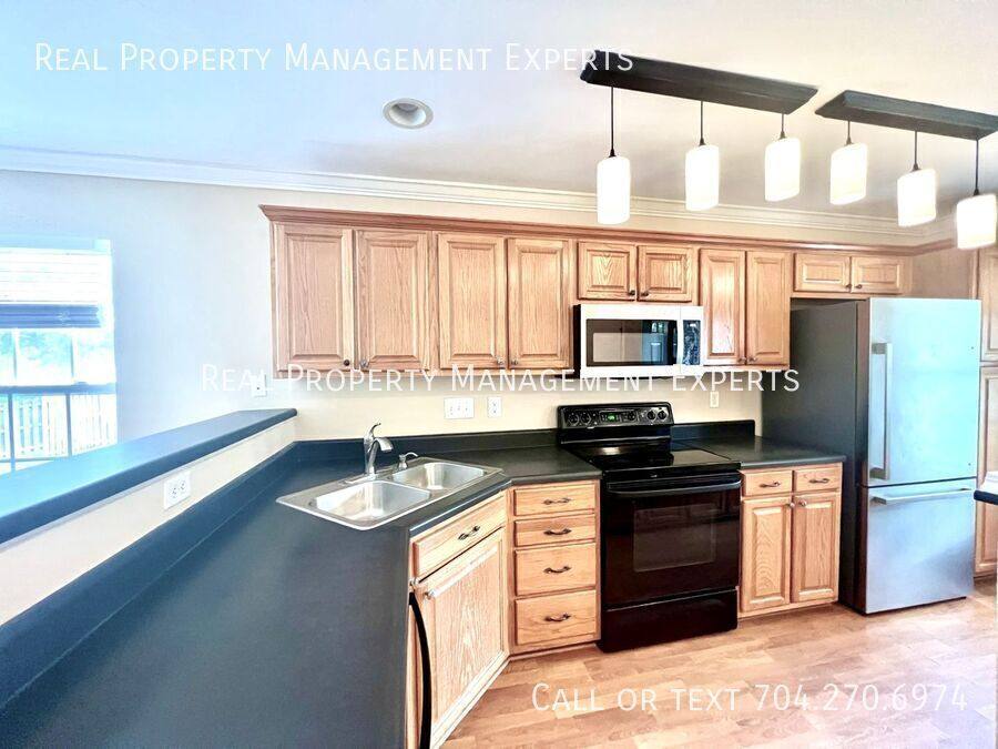 Townhouse for rent at 840 Pelican Bay Dr, Pineville, NC 28134