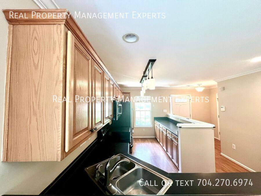 Townhouse for rent at 840 Pelican Bay Dr, Pineville, NC 28134